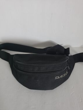 Dakine Black Belt Bag with Dual Zip Pockets